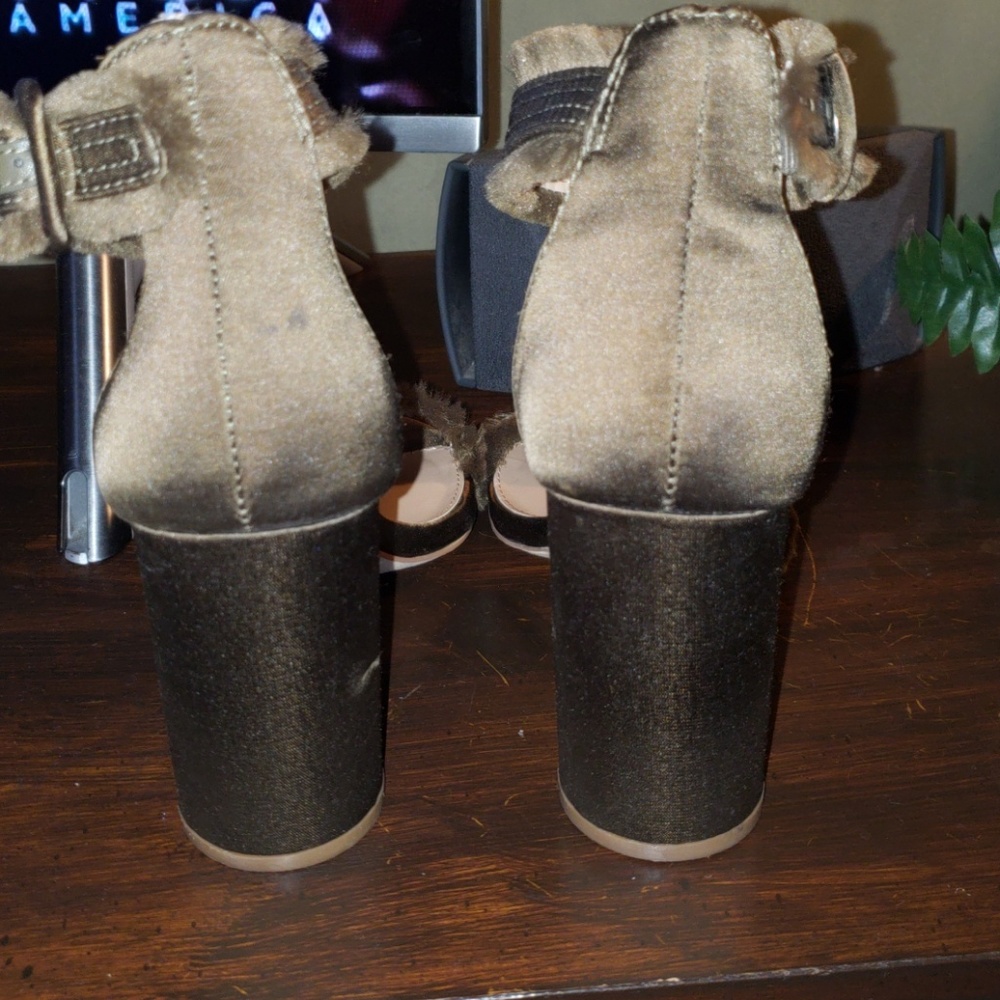 Express Shoes - Picture 3 of 4